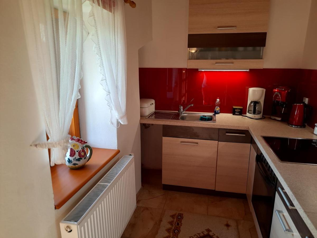 Апартаменти Novohradske Hory - Pronajem Na Samote U Lesa Benesov nad Cernou