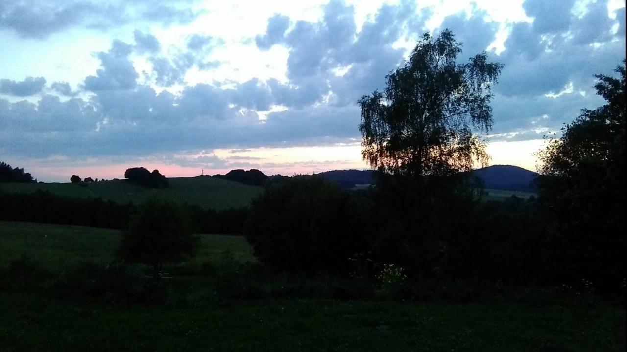 Апартаменти Novohradske Hory - Pronajem Na Samote U Lesa Benesov nad Cernou