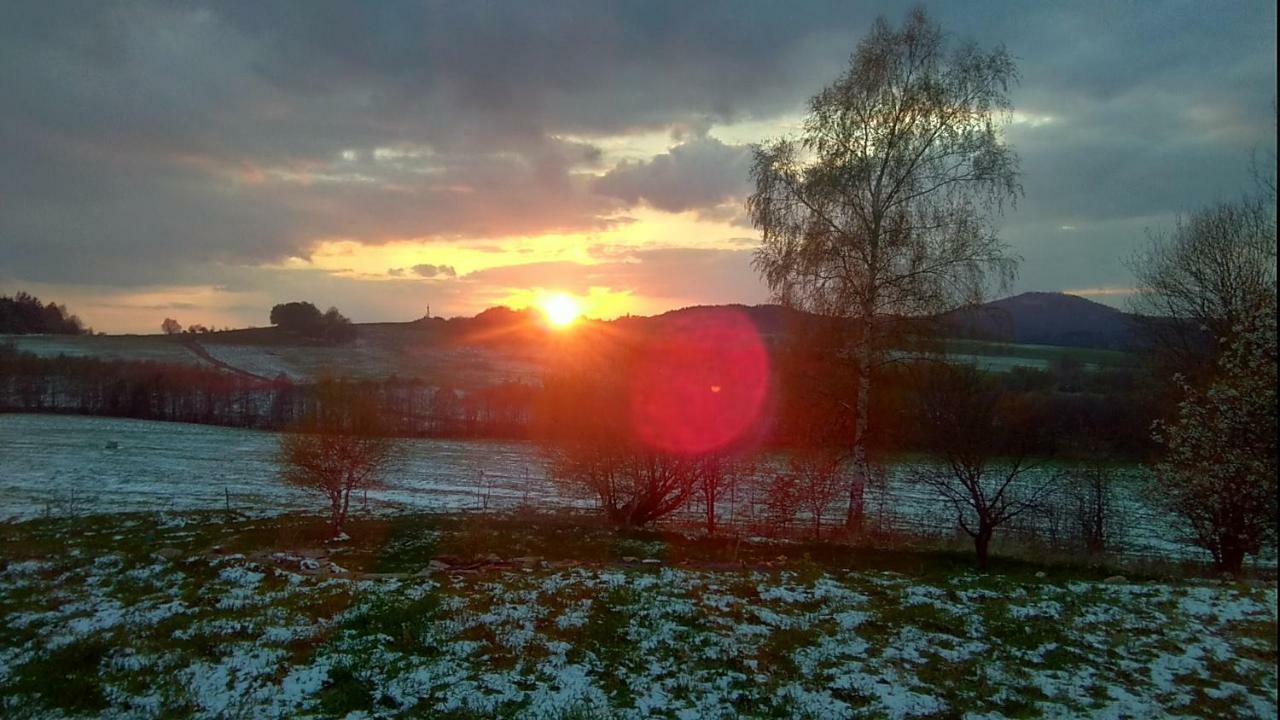 Novohradske Hory - Pronajem Na Samote U Lesa Benesov nad Cernou